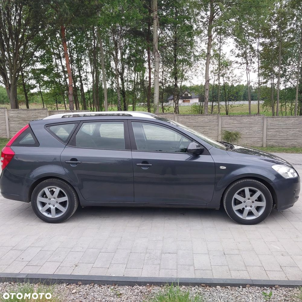 Kia Ceed - 7