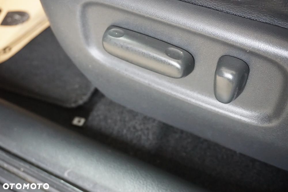 Toyota RAV4 2.2 D-4D 4x4 - 30