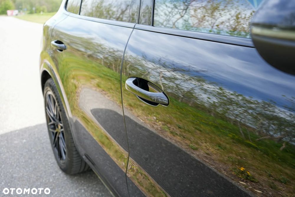 Porsche Cayenne Standard - 12