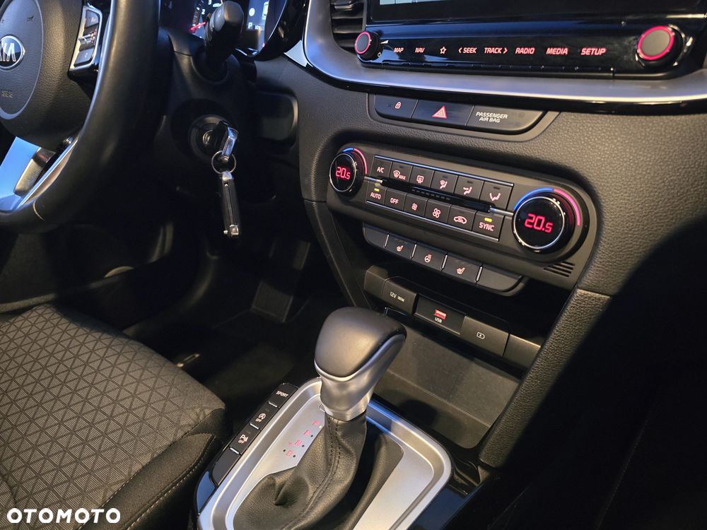 Kia Ceed 1.4 T-GDI DCT OPF Platinum Edition - 32