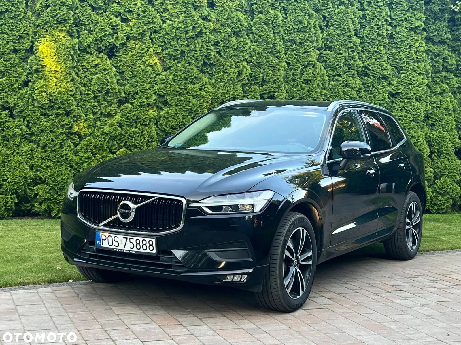 Volvo XC 60 T4 Momentum - 1