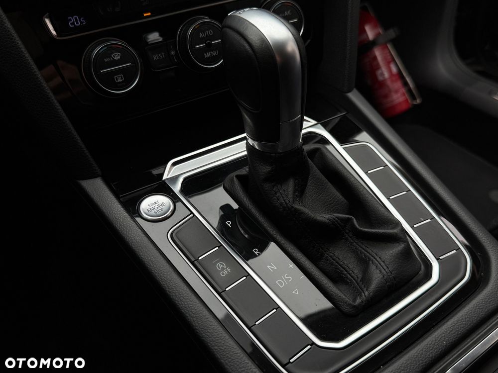 Volkswagen Passat 2.0 TDI (BlueMotion Technology) DSG Highline - 29