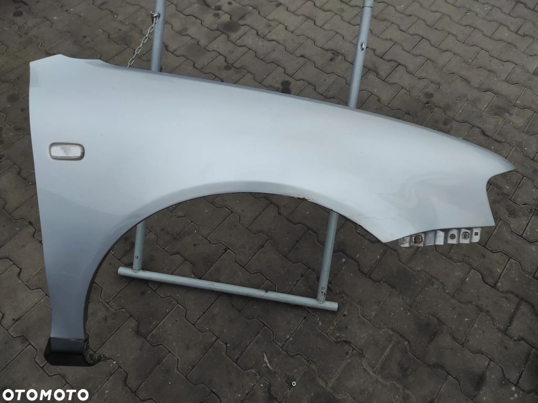 BŁOTNIK LEWY PRZEDNI AUDI A3 8L LIFT LY7W SREBRNY WYSYŁKA !!!!! - 1