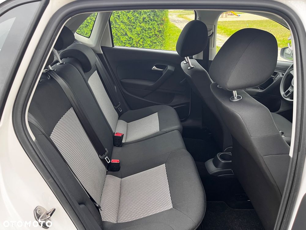 Volkswagen Polo 1.2 12V Comfortline - 24