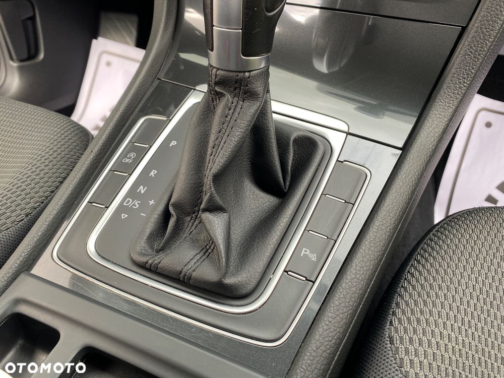 Volkswagen Golf - 38