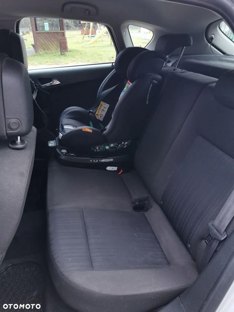 Opel Astra 1.6 Enjoy - 7