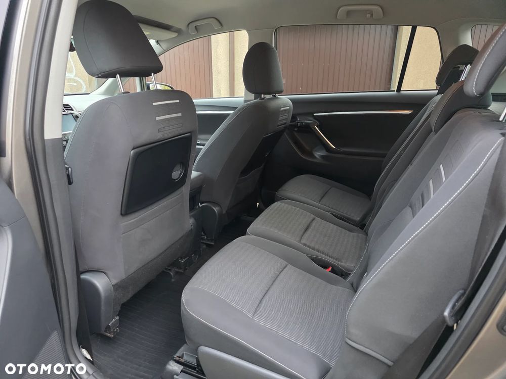 Toyota Verso 1.8 Premium - 16