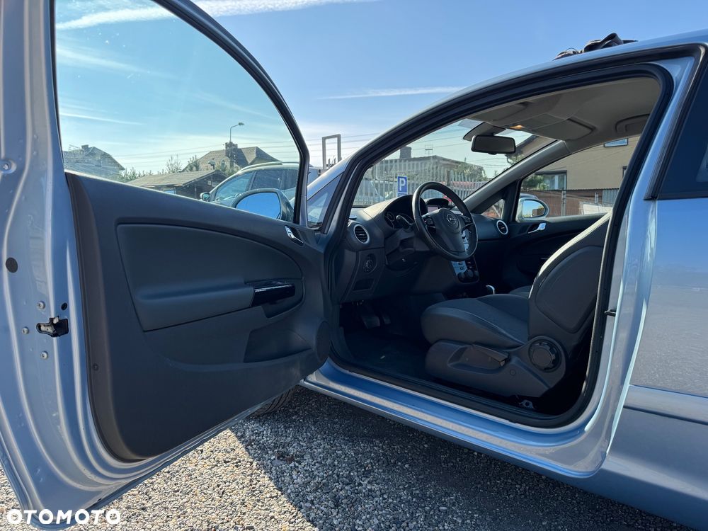 Opel Corsa 1.2 16V Cosmo Easytronic - 10