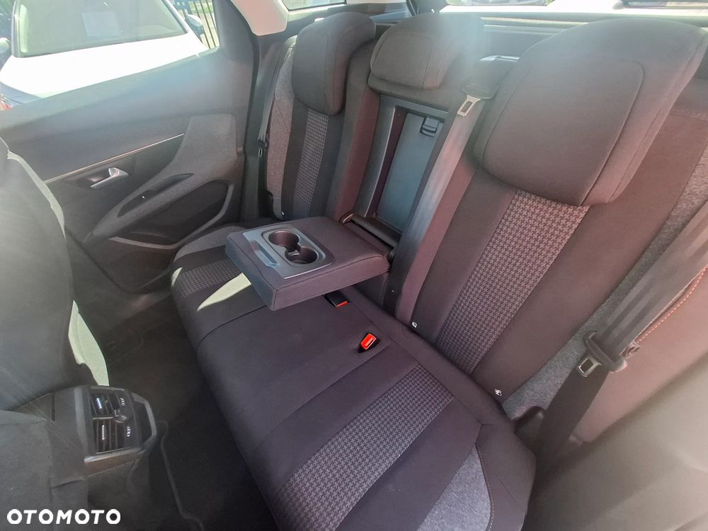 Peugeot 3008 1.6 BlueHDi Style S&S - 13
