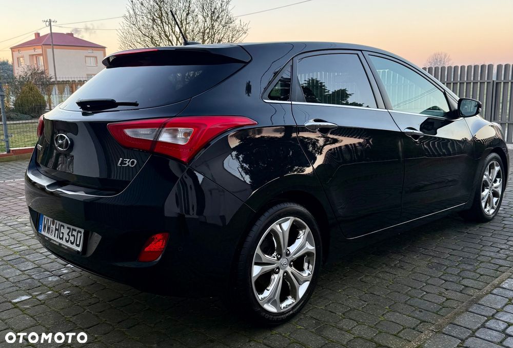 Hyundai i30 blue 1.6 CRDi Passion - 12