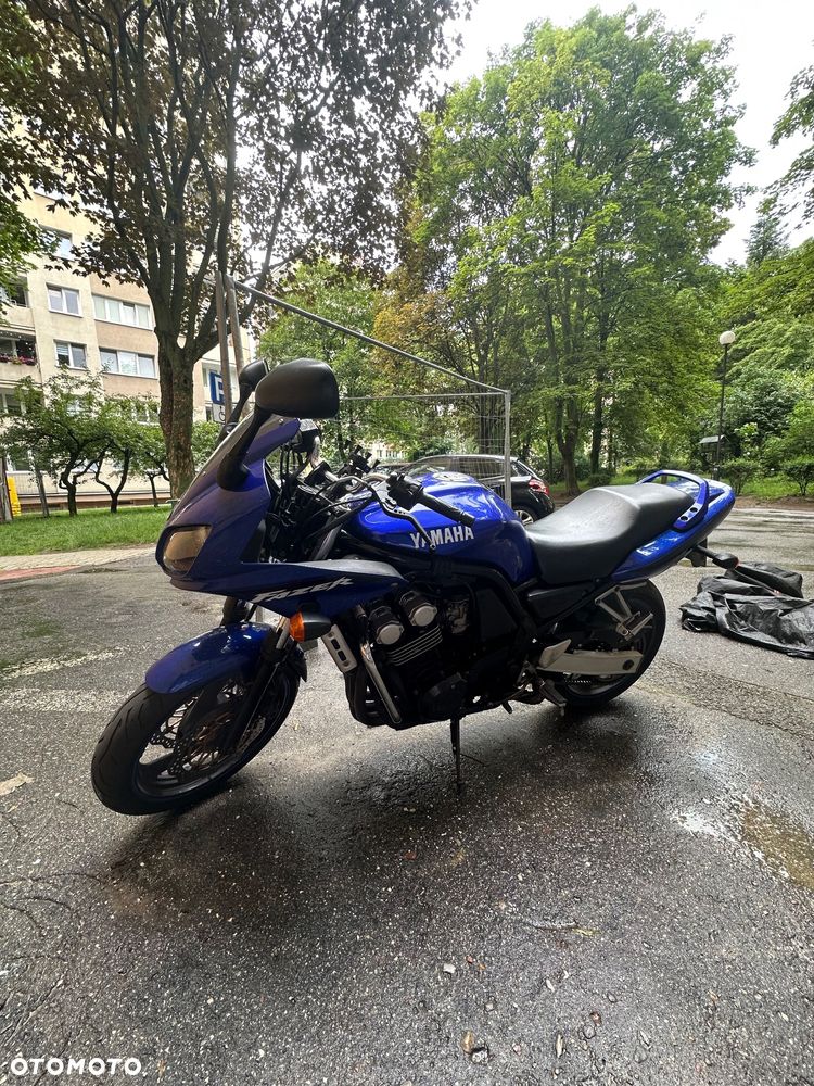 Yamaha FZS - 1
