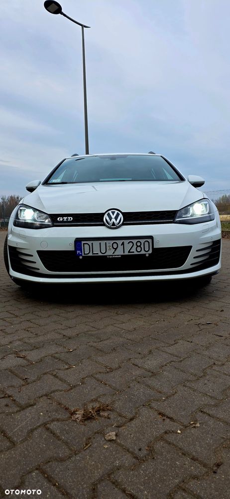 Volkswagen Golf - 2