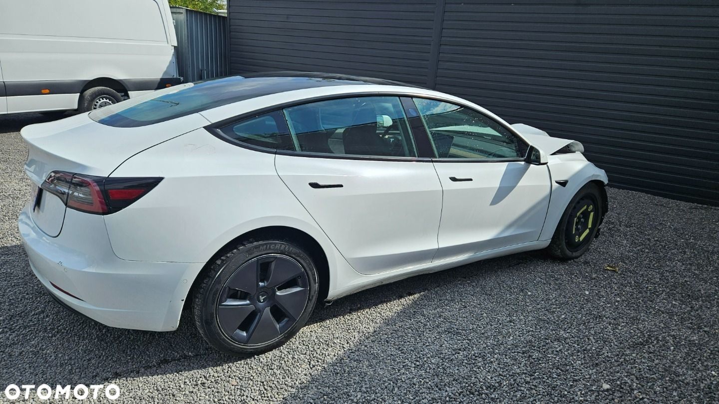 Tesla Model 3 - 13