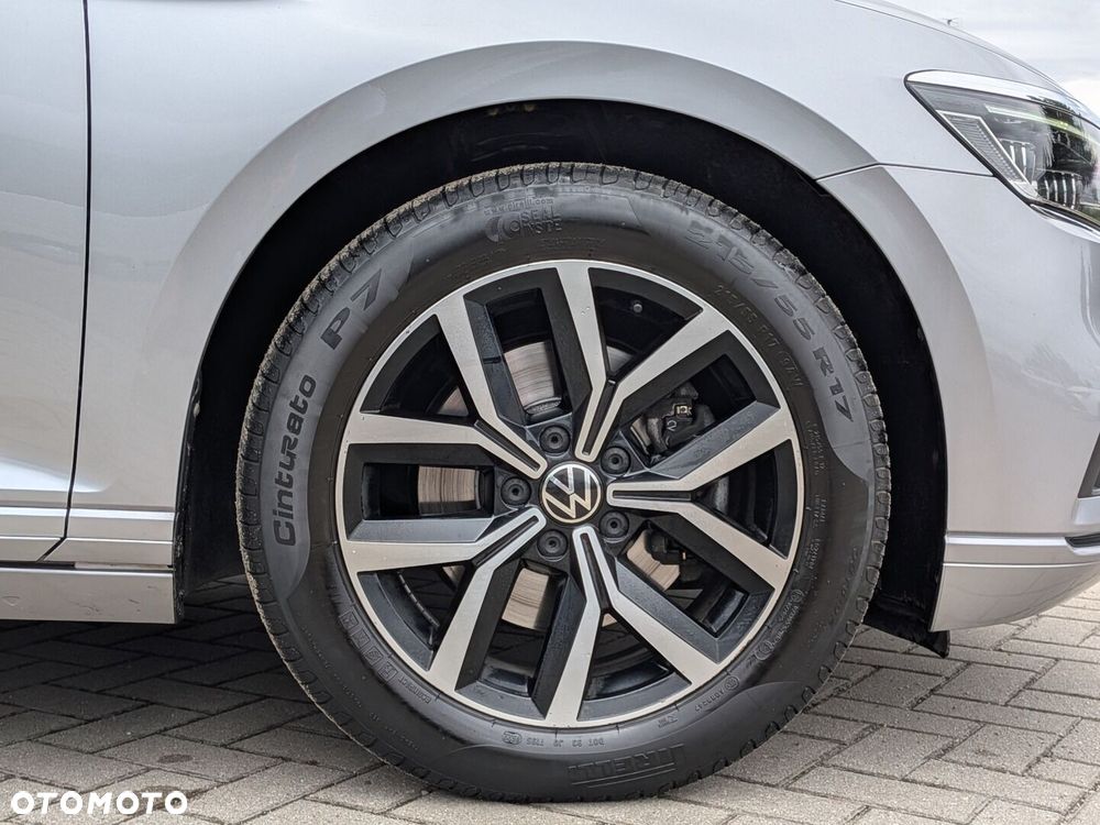 Volkswagen Passat - 16