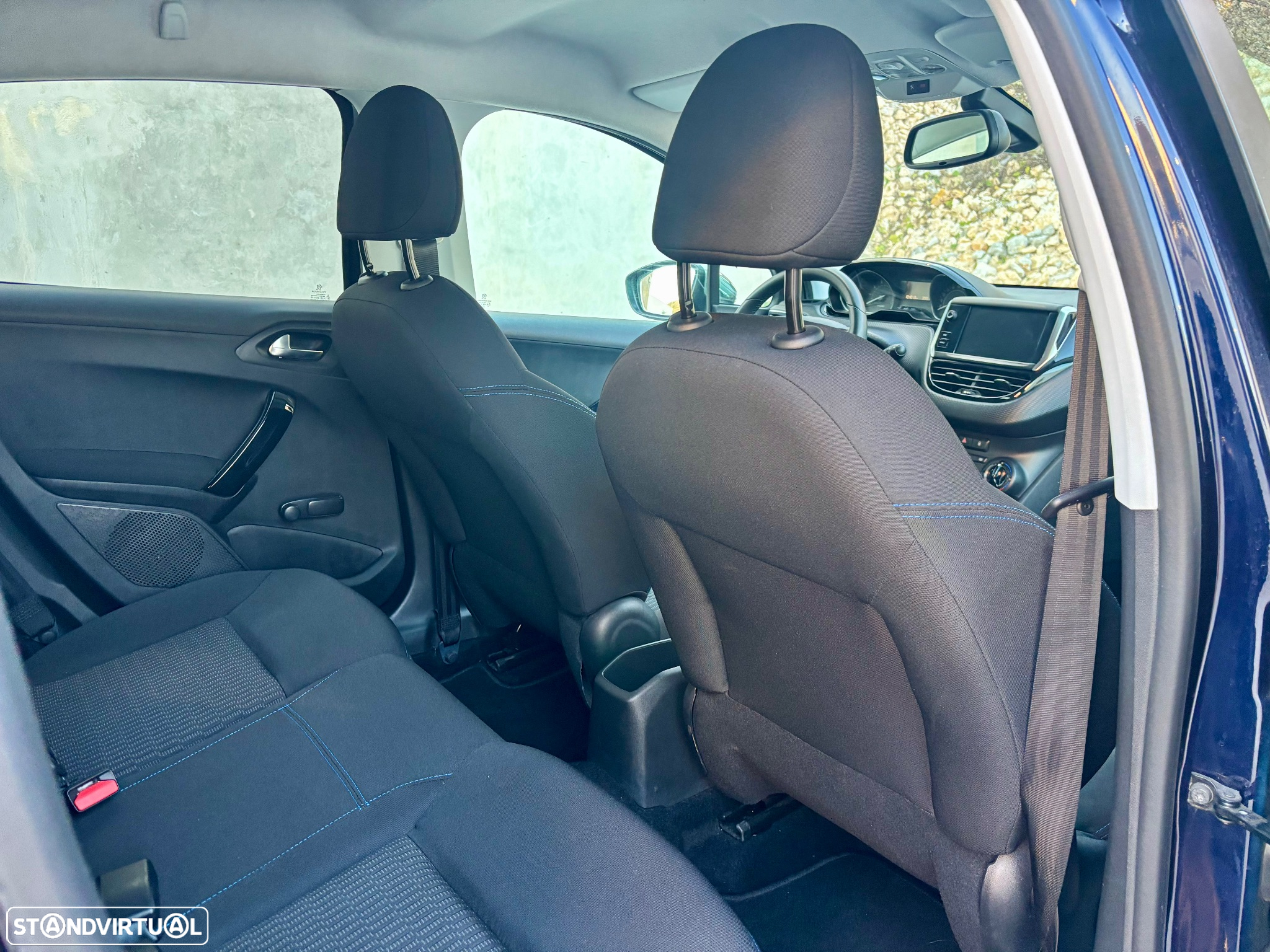 Peugeot 208 1.2 PureTech Signature - 34
