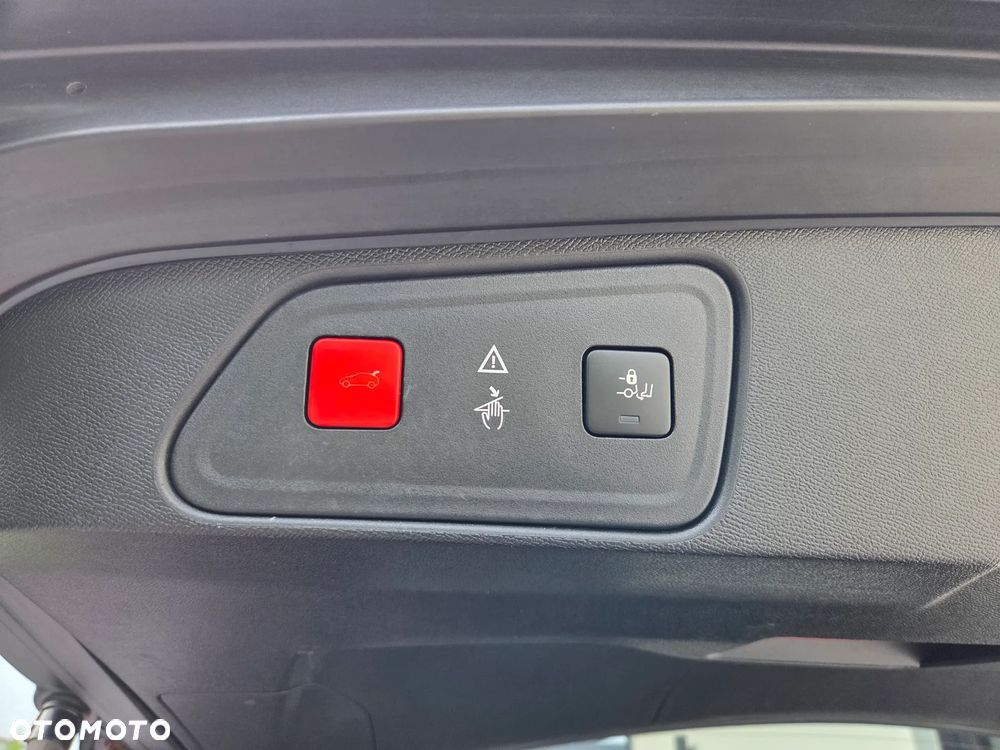 Peugeot 3008 1.5 BlueHDi Allure Pack S&S EAT8 - 40