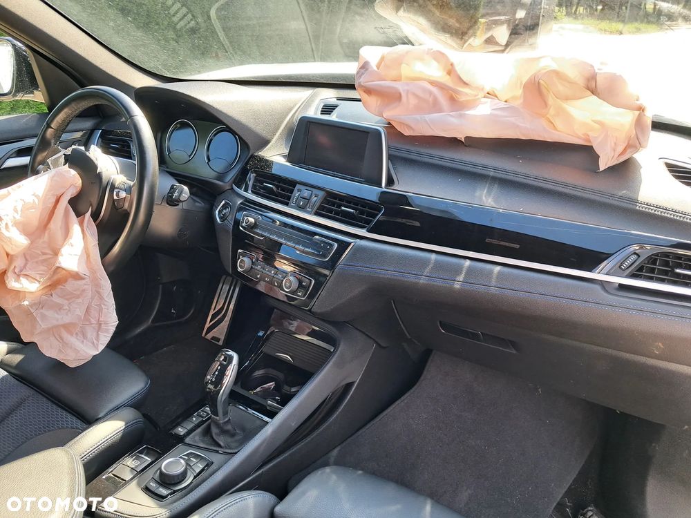 BMW X1 xDrive20i - 9