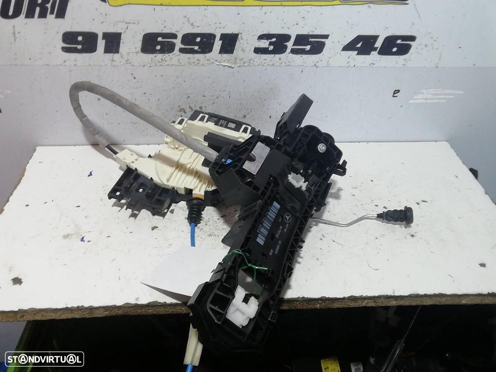 FECHADURA PORTA FRONTAL DIREITA MERCEDES-BENZ CLA SHOOTING BRAKE 2019 - 1