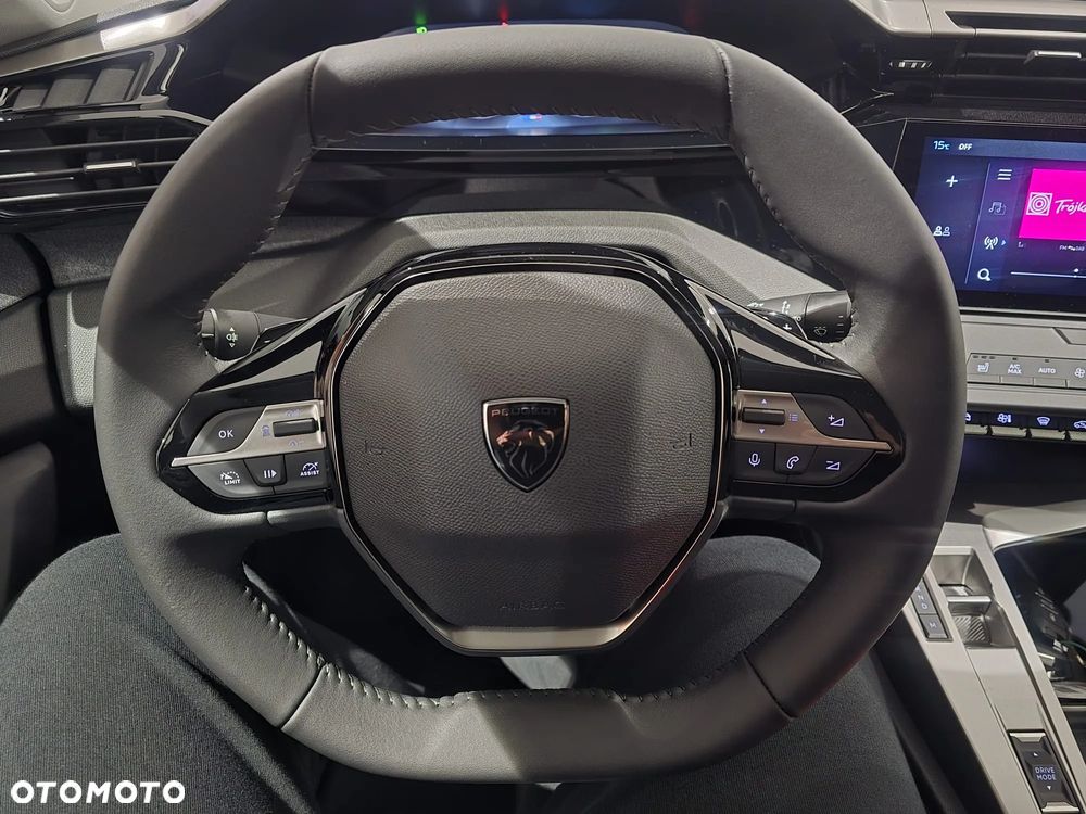 Peugeot 408 - 12
