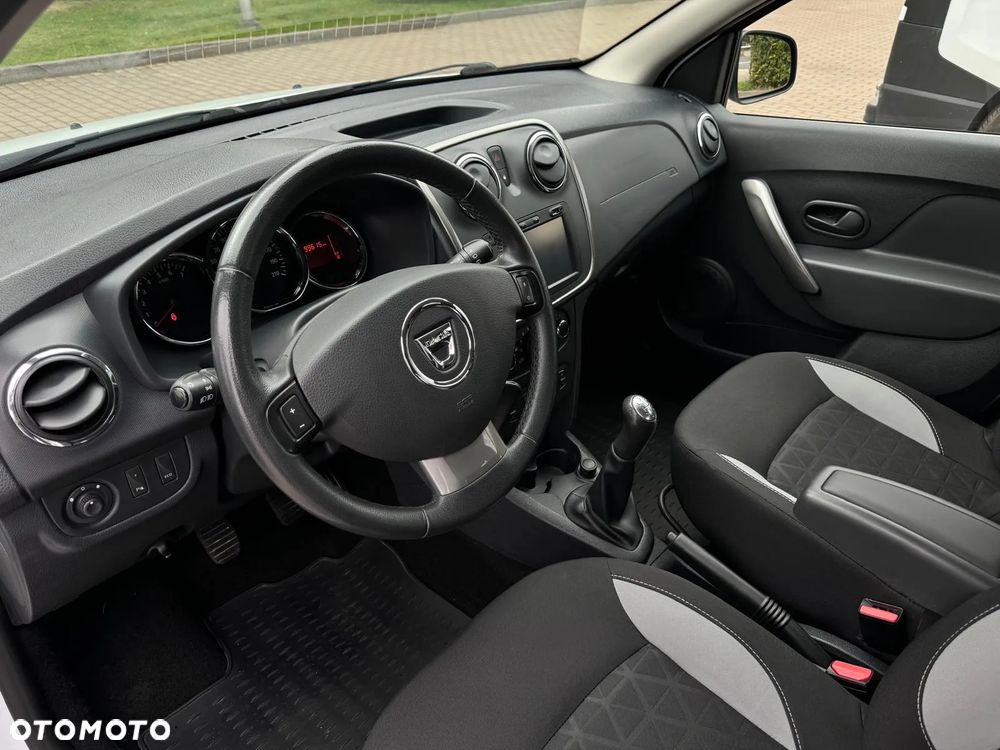 Dacia Sandero 0.9 TCe SL Celebration S&S EU6 - 29