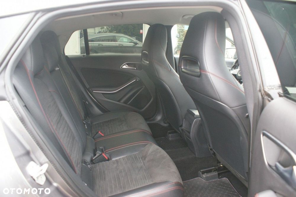 Mercedes-Benz CLA - 17