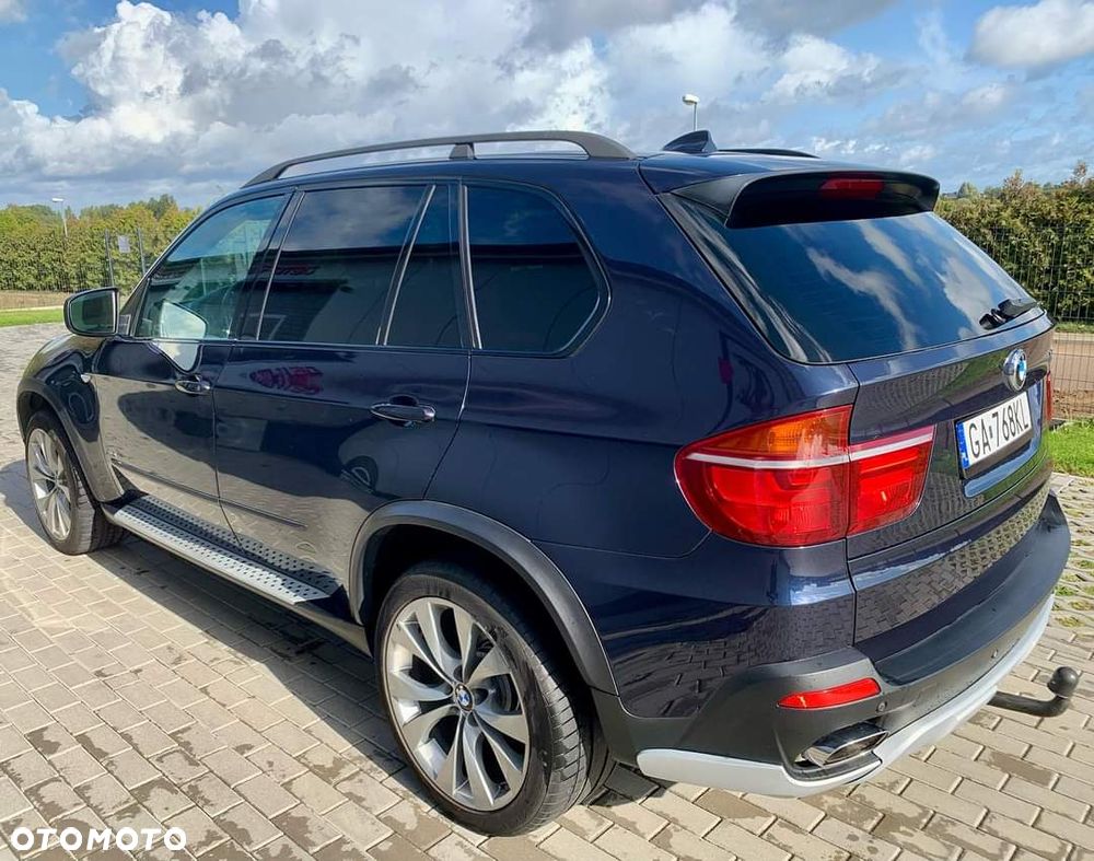 BMW X5 4.8i - 10