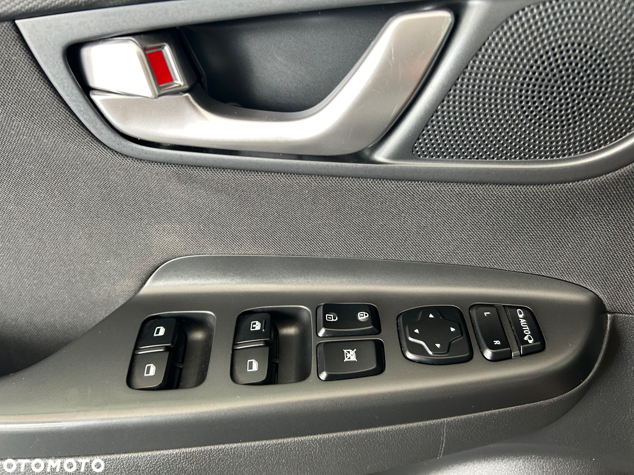 Hyundai Kona 1.6 GDI DCT Hybrid Premium - 38