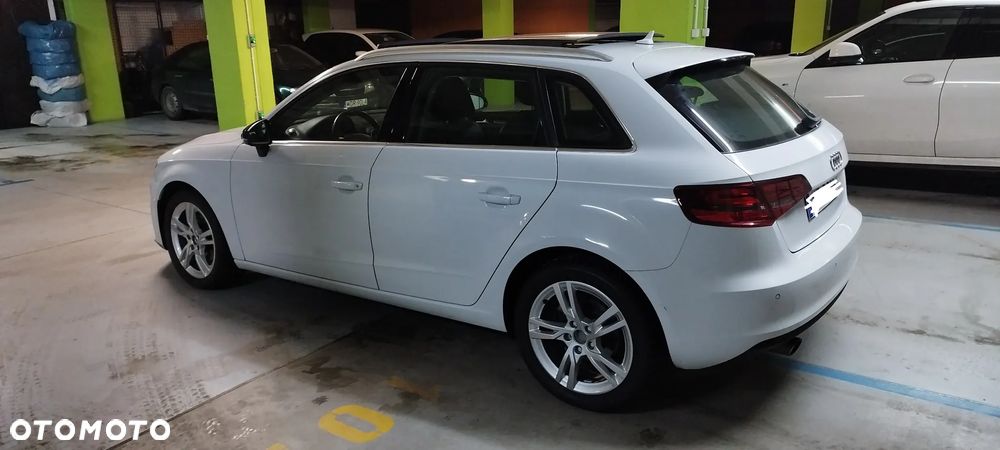 Audi A3 Sportback 1.6 TDI Ambiente - 5