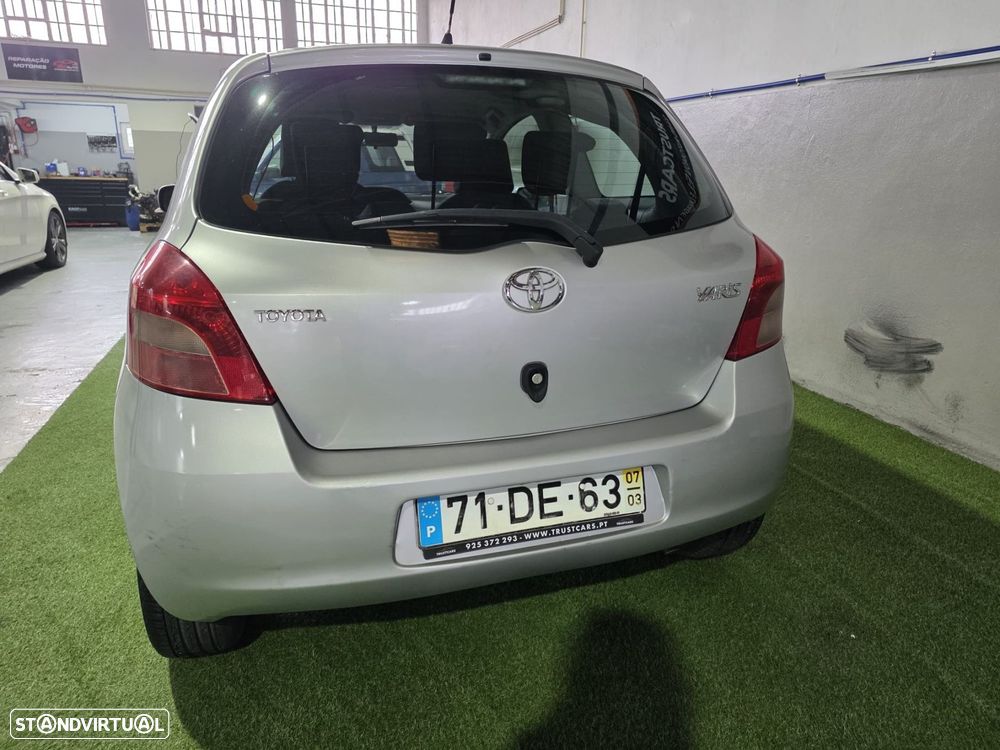 Toyota Yaris 1.0 VVT-i Motion - 4