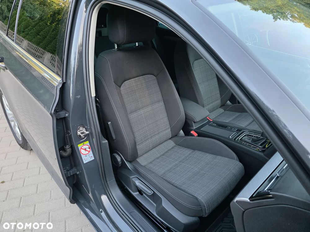 Volkswagen Passat 2.0 TDI SCR DSG Business - 22