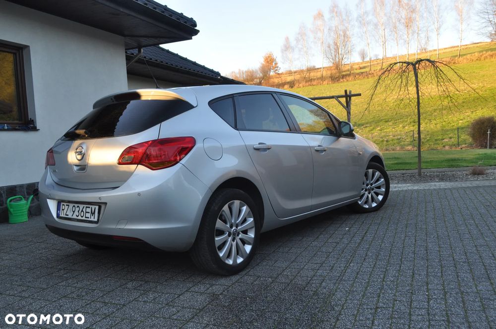 Opel Astra 1.6 Cosmo - 10