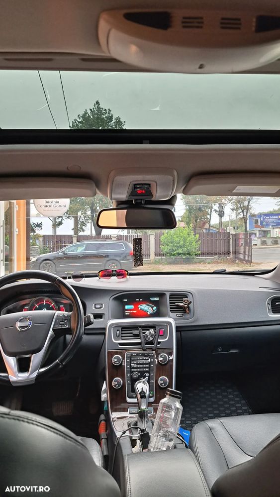 Volvo V60 D6 Plug-In-Hybrid AWD Geartronic Summum - 12