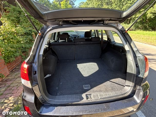 Subaru Legacy 2013 photo 2