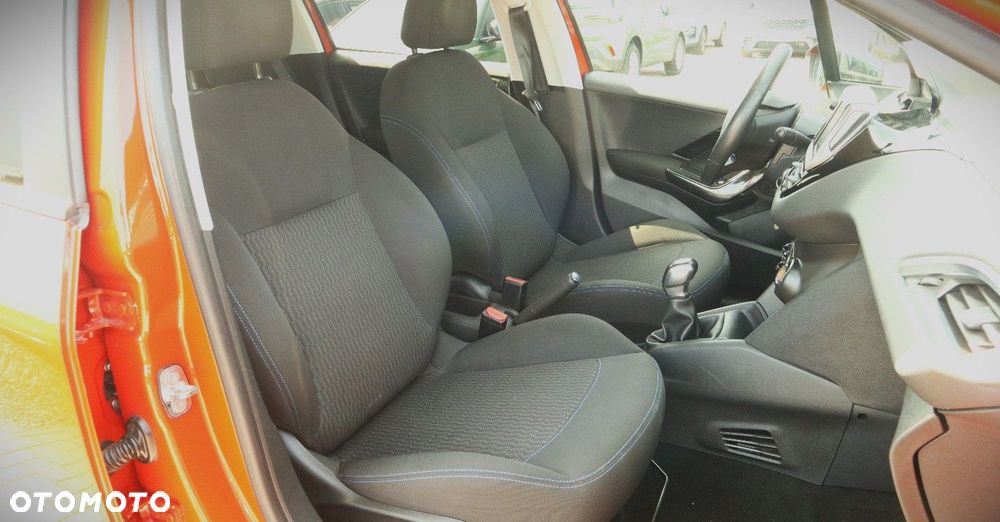 Peugeot 208 1.2 PureTech Style - 16