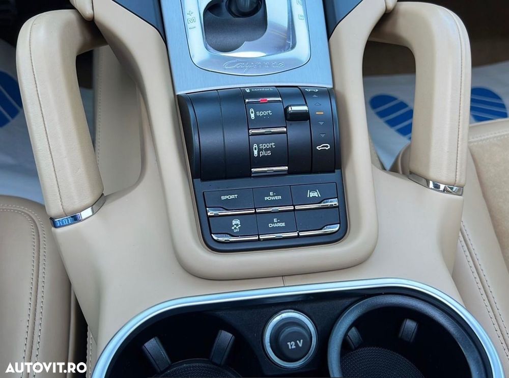 Porsche Cayenne - 13
