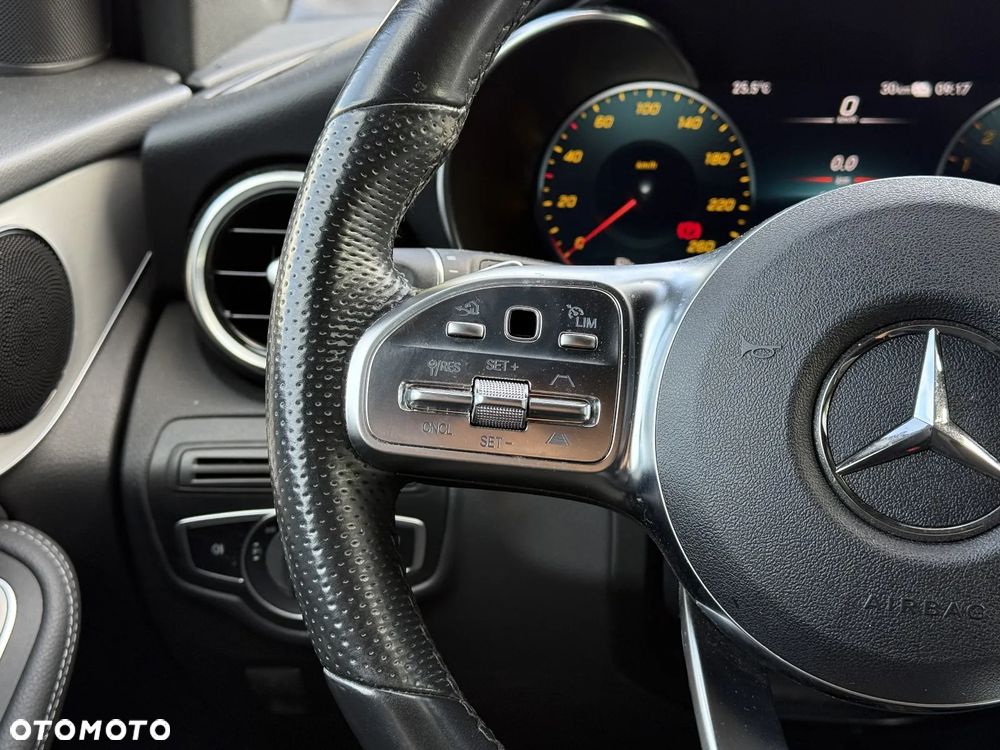 Mercedes-Benz GLC 300 e 4-Matic - 19