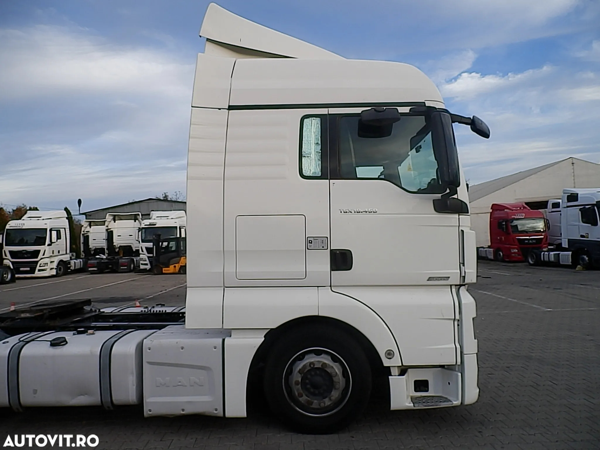 MAN MAN TGX 18.460 MEGA - Low Deck - 12
