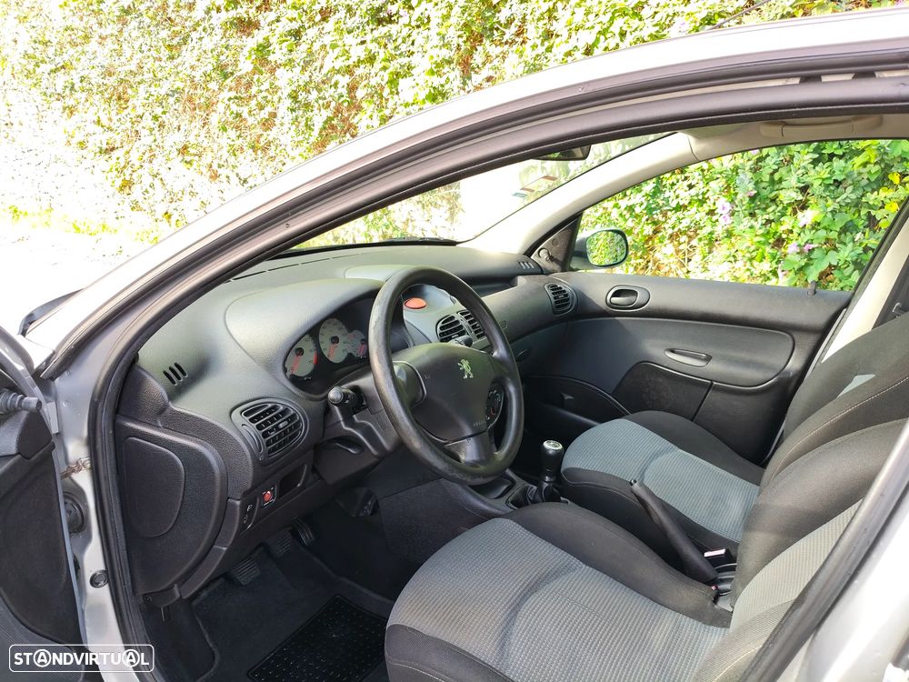 Peugeot 206 1.1 Color Line - 14