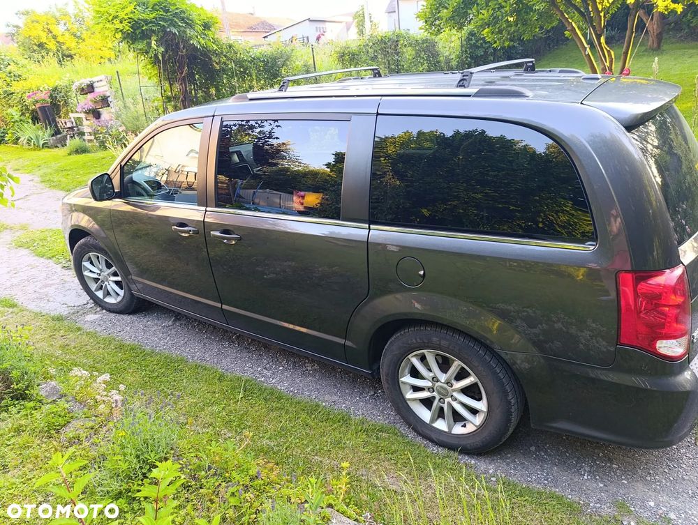 Dodge Grand Caravan - 13