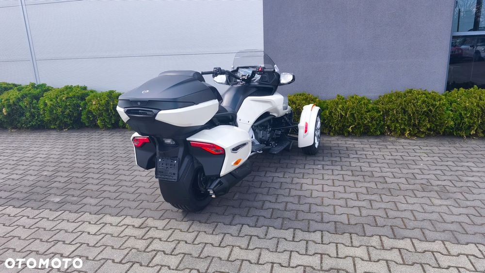 Can-Am Spyder - 4
