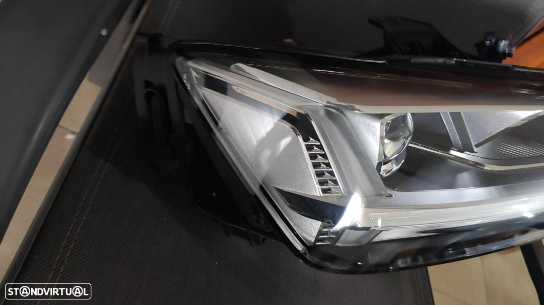 farol direito full Led Audi Q2 - 2