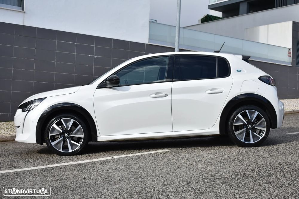 Peugeot e-208 GT - 4