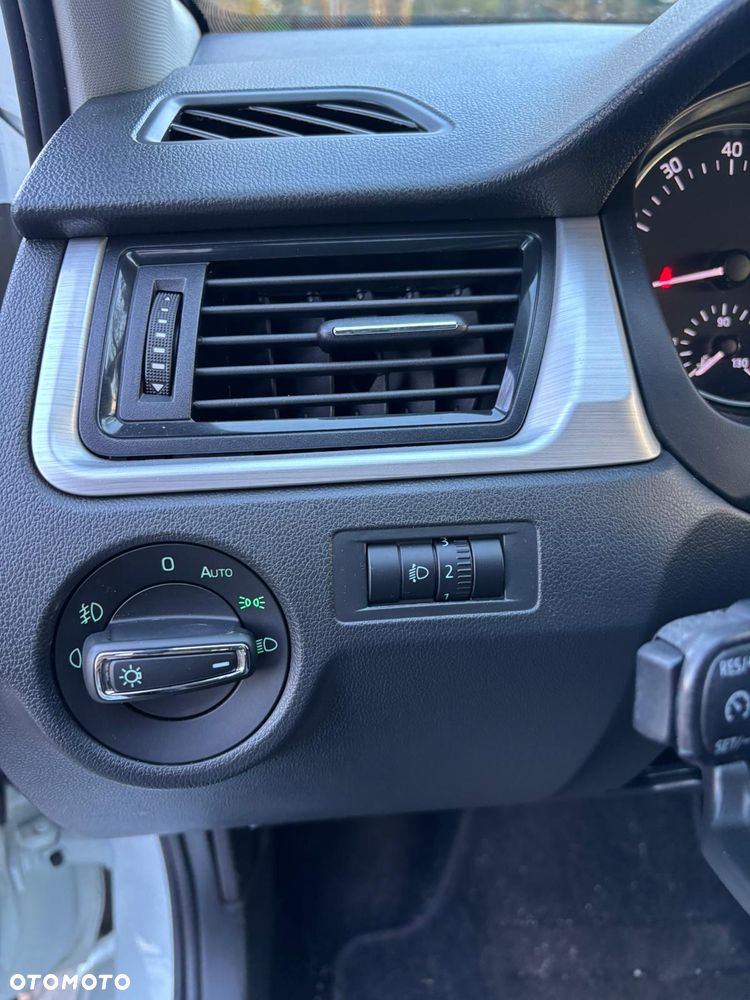 Skoda RAPID - 5