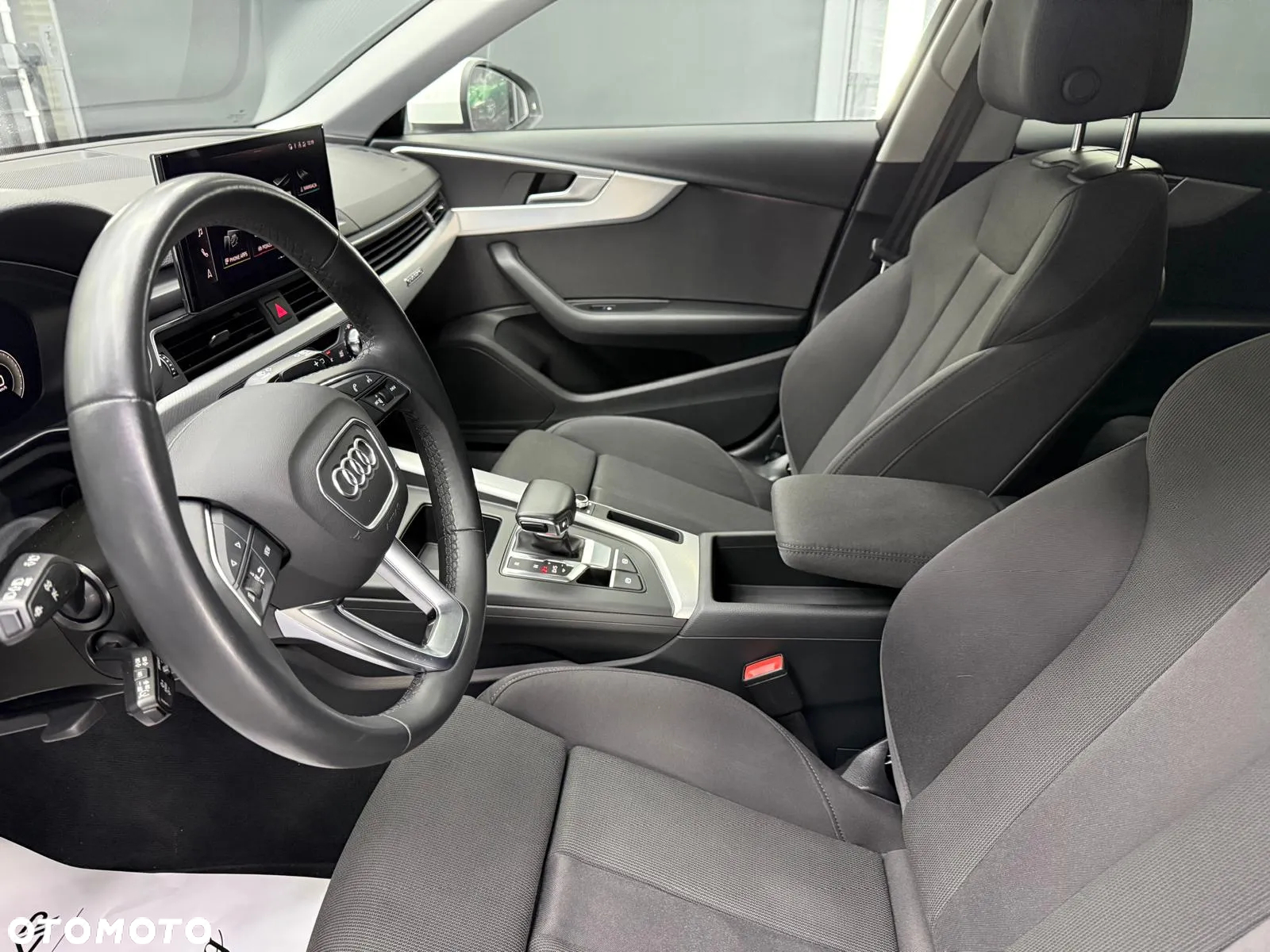Audi A4 Avant 40 TDI quattro S tronic S line - 27