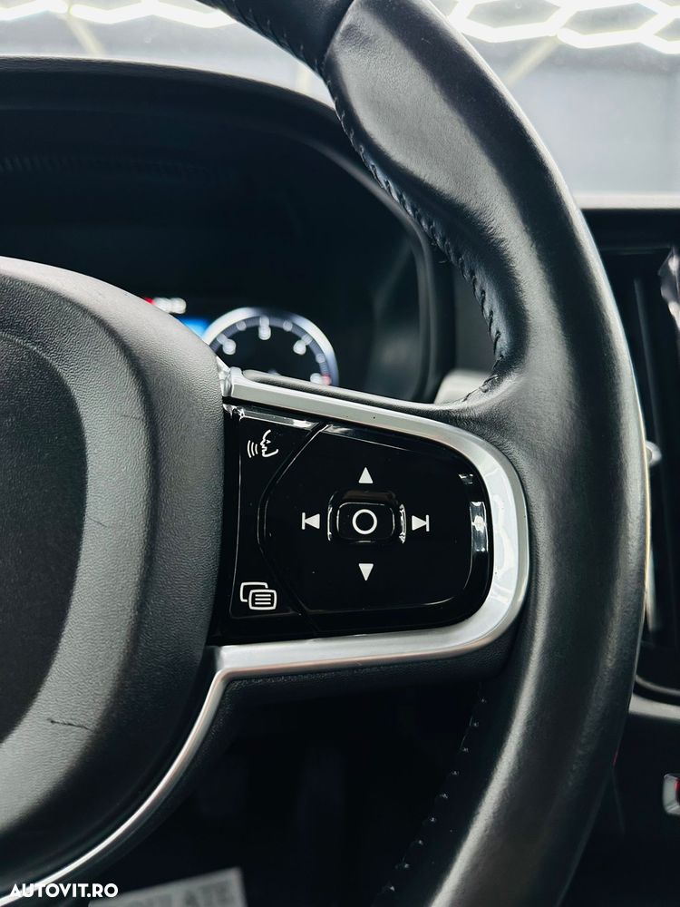 Volvo V90 D3 Momentum Pro - 28