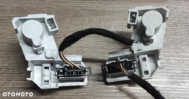WKŁAD LAMPY AUDI A3 8P LED SPORTBACK PRAWY LEWY TYŁ - 1
