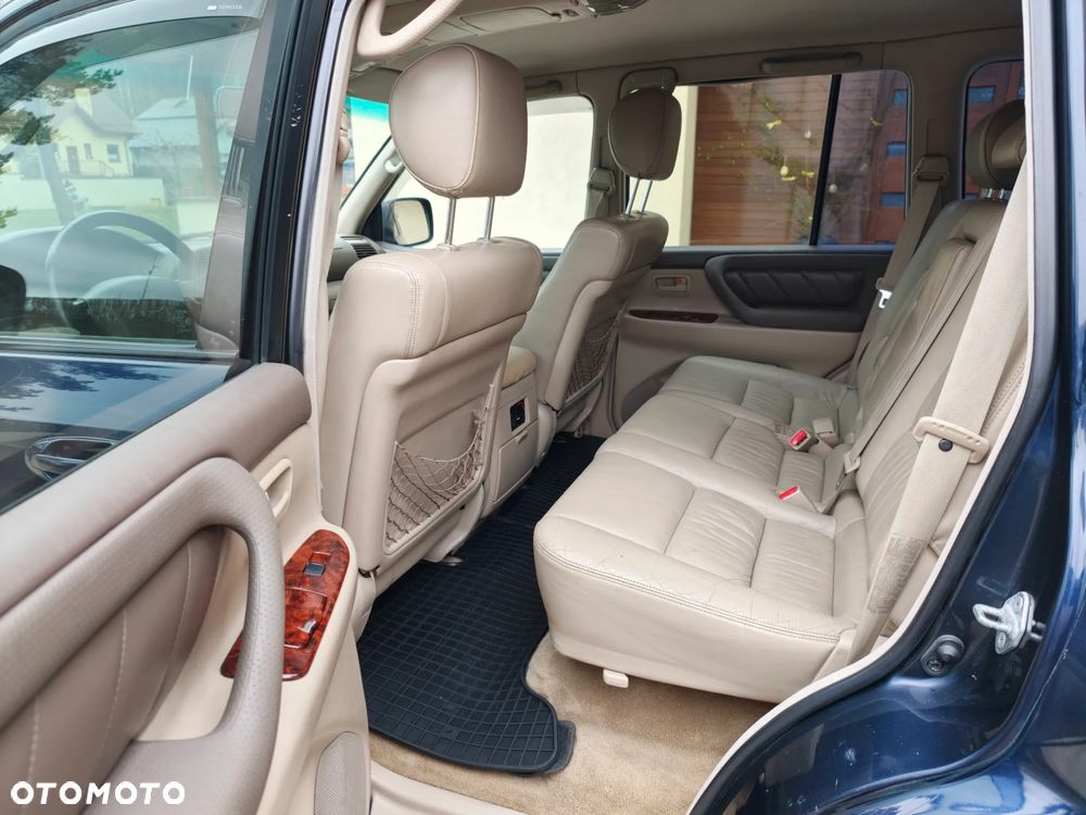 Toyota Land Cruiser - 13