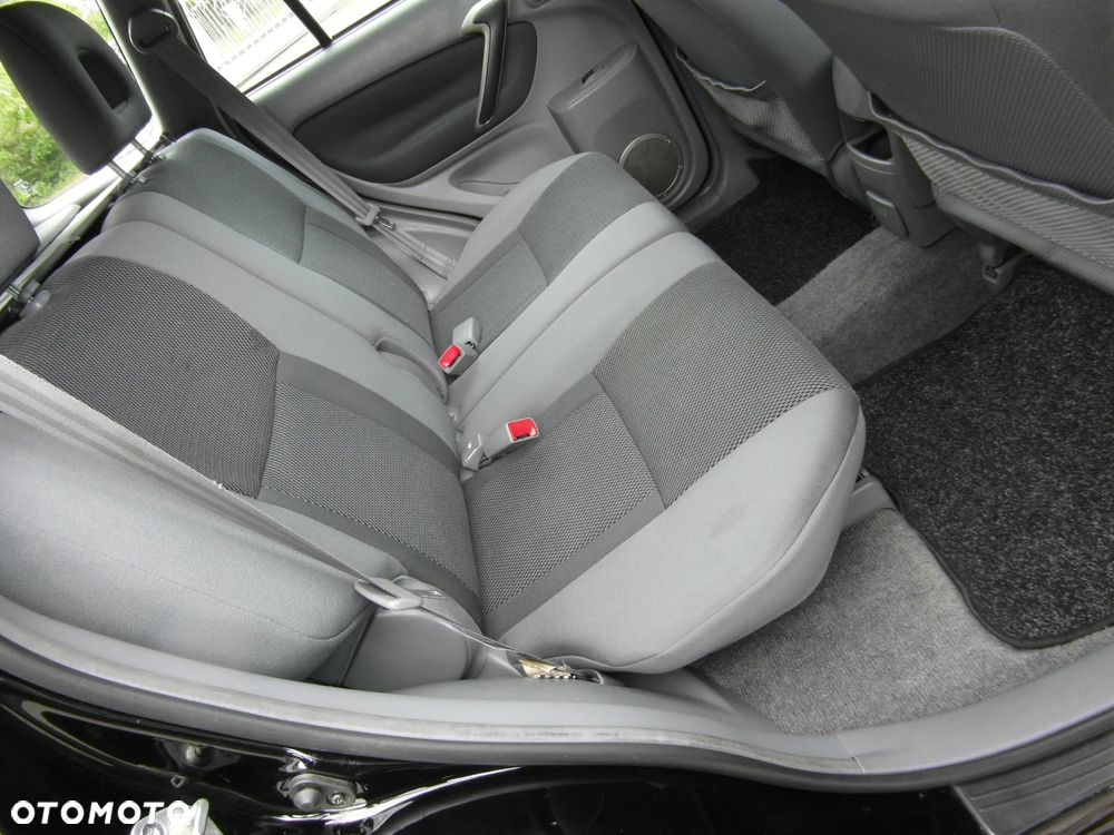 Toyota RAV4 4x4 Sol - 31