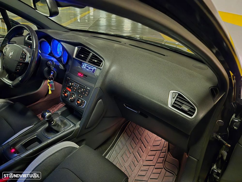 Citroën DS4 1.6 e-HDi So Chic - 32