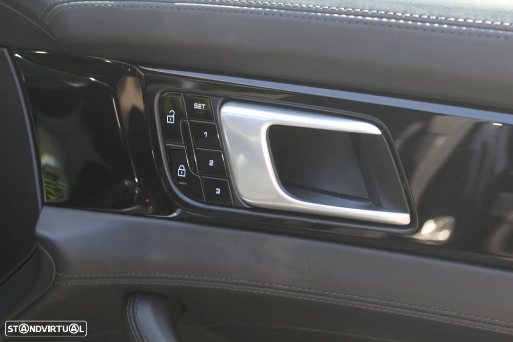 Porsche Panamera Sport Turismo 4 E-Hybrid Platinum Edition - 21